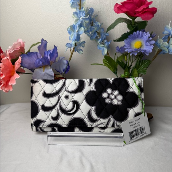 Vera Bradley Handbags - NWT Vera Bradley Night and Day Trifold Wallet Retired Pattern
